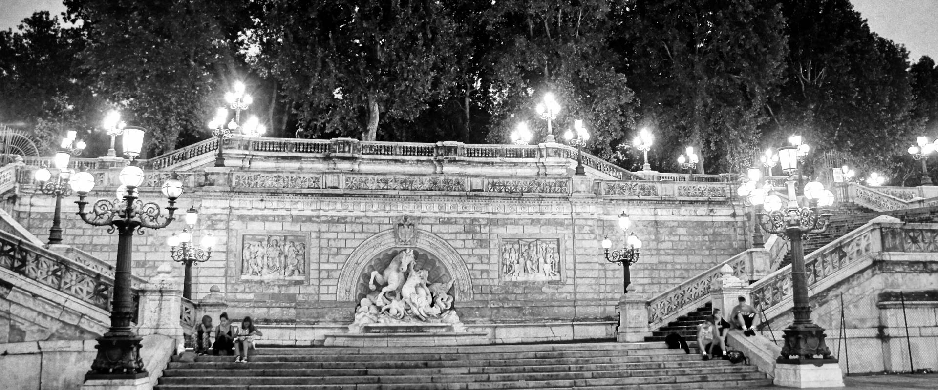 Bologna, Giardino della Montagnola, notturna foto di Alessandro Siani